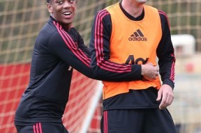 关于训练课后曼联调整名单以备亚洲杯；外线爆发环节打磨；赛场秩序良好；心理建设被强调的信息