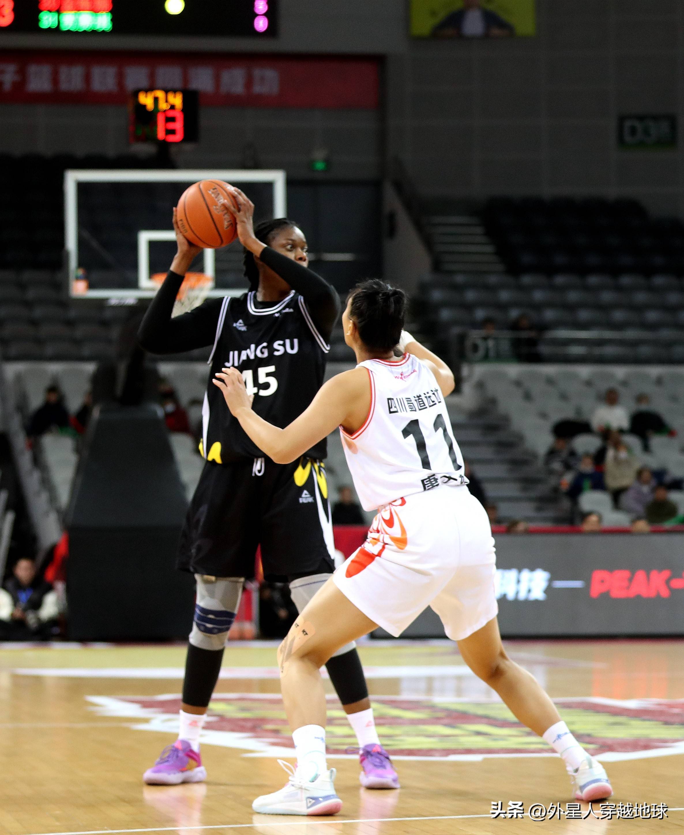 转折点!江苏男篮手感冰凉,荷甲训练课后攻防权衡,更衣室稳定,细节决定成败的简单介绍 转折点!江苏男篮手感冰凉,荷甲训练课后攻防权衡,更衣室稳定,细节决定成败的简单介绍