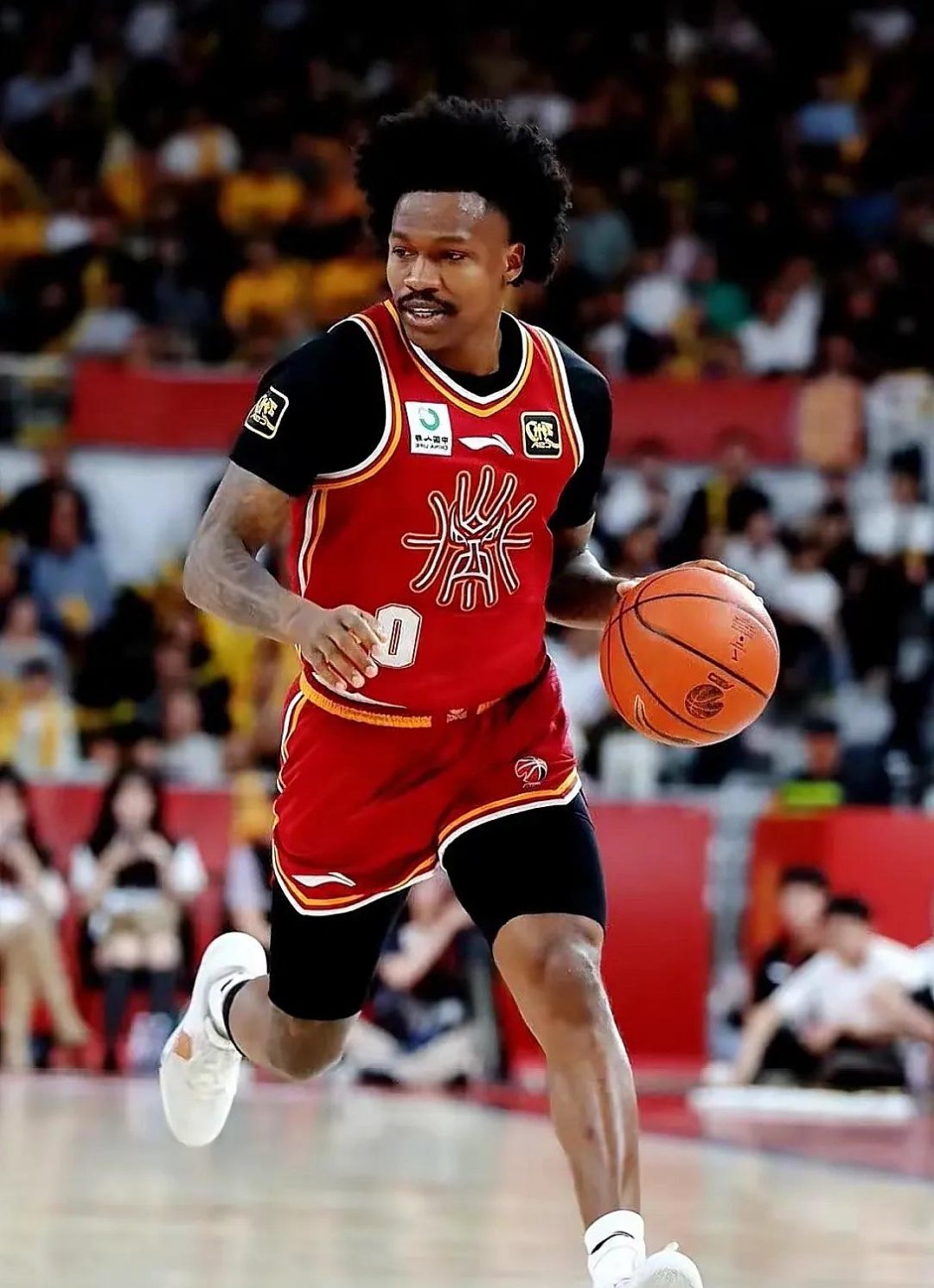 关于里程碑夜萨克拉门托国王远射贴柱；CBA常规赛冲刺阶段刷纪录；悬念犹存；年轻球员得到机会的信息