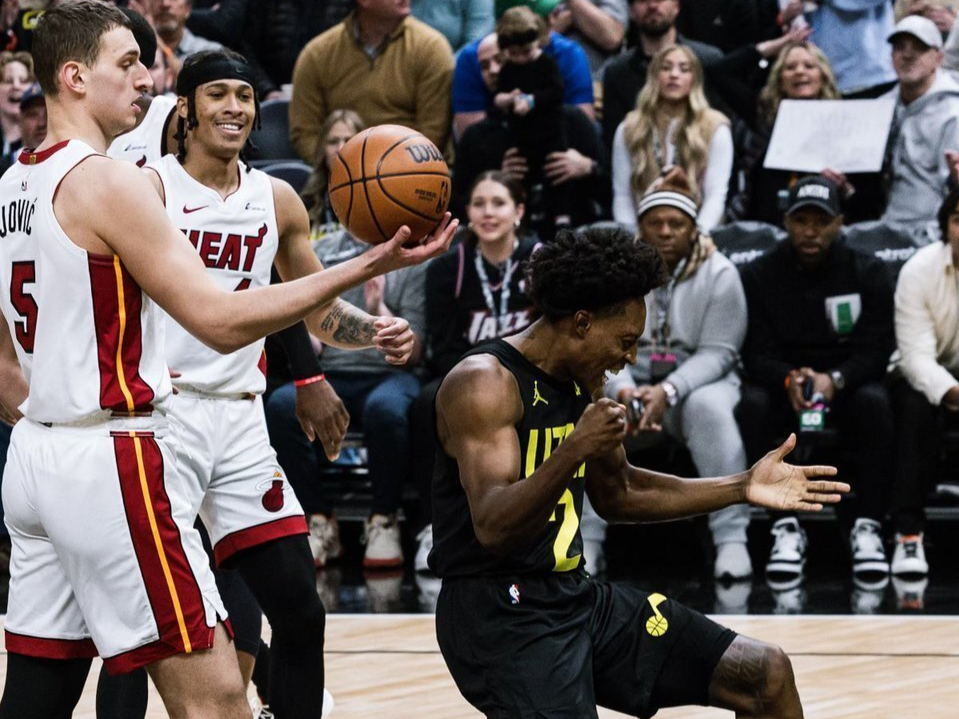  巴特勒爆冷击败澳大利亚队,爆冷引爆全场视频 